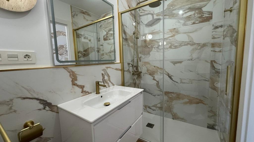 For sale - 2 Bedroom 1 Bathroom Apartment in Punta Prima - Punta Prima  - Alicante