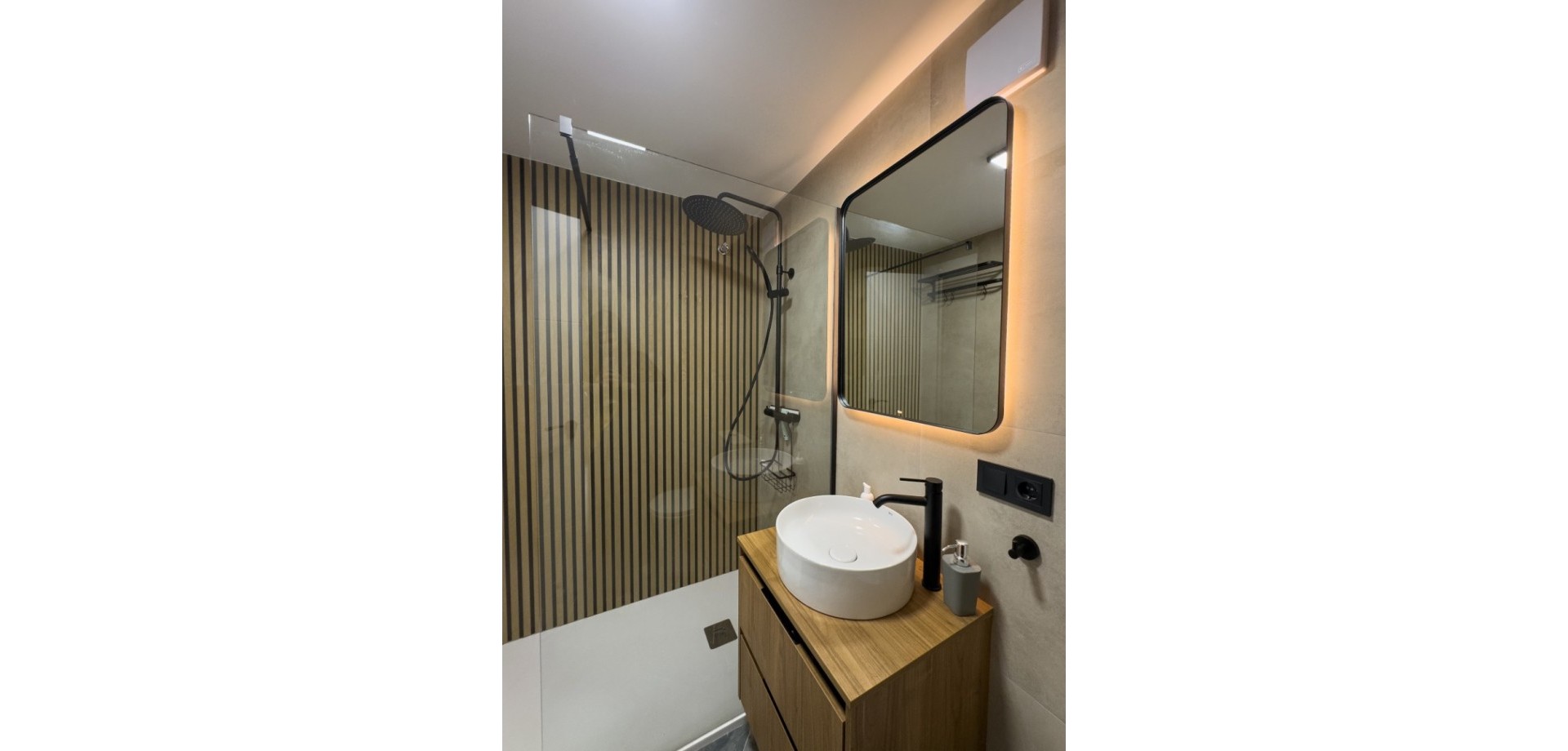 For sale - 2 Bedroom 1 Bathroom Apartment in Torrevieja - Torrevieja  - Costa Blanca (Alicante)