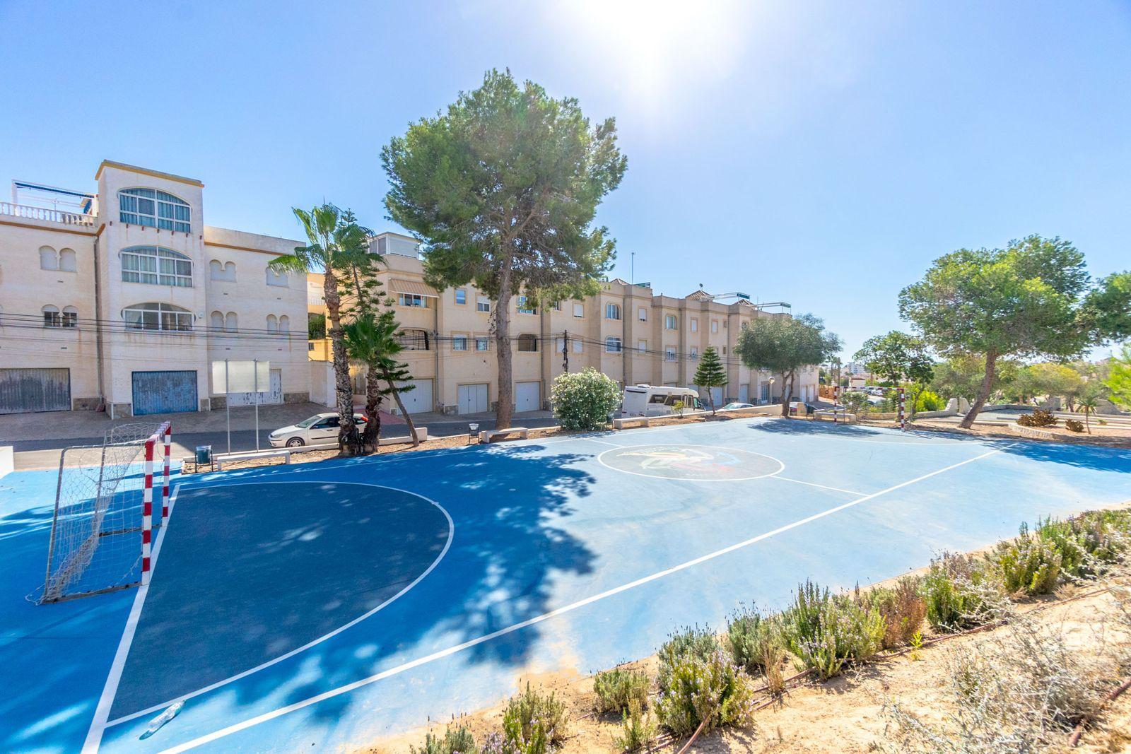 For sale - 3 Bedroom 2 Bathroom Town House in Orihuela Costa - Costa Blanca  - Alicante