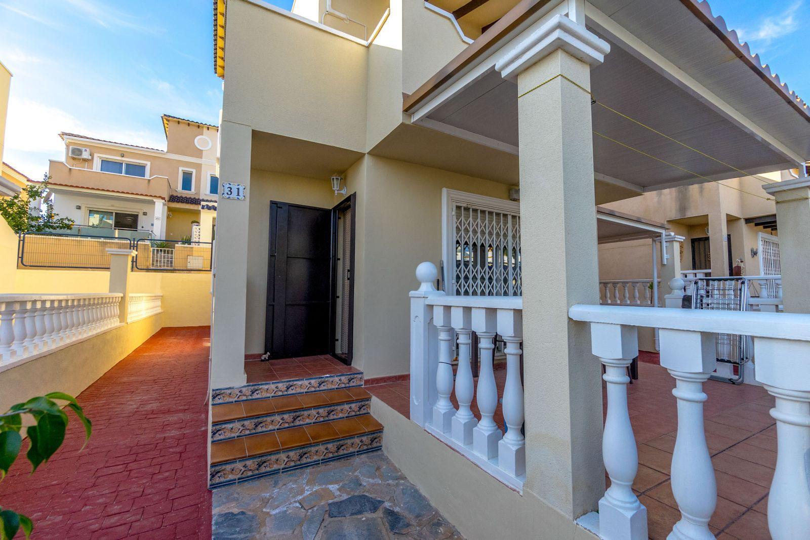 For sale - 3 Bedroom 2 Bathroom Town House in Orihuela Costa - Costa Blanca  - Alicante