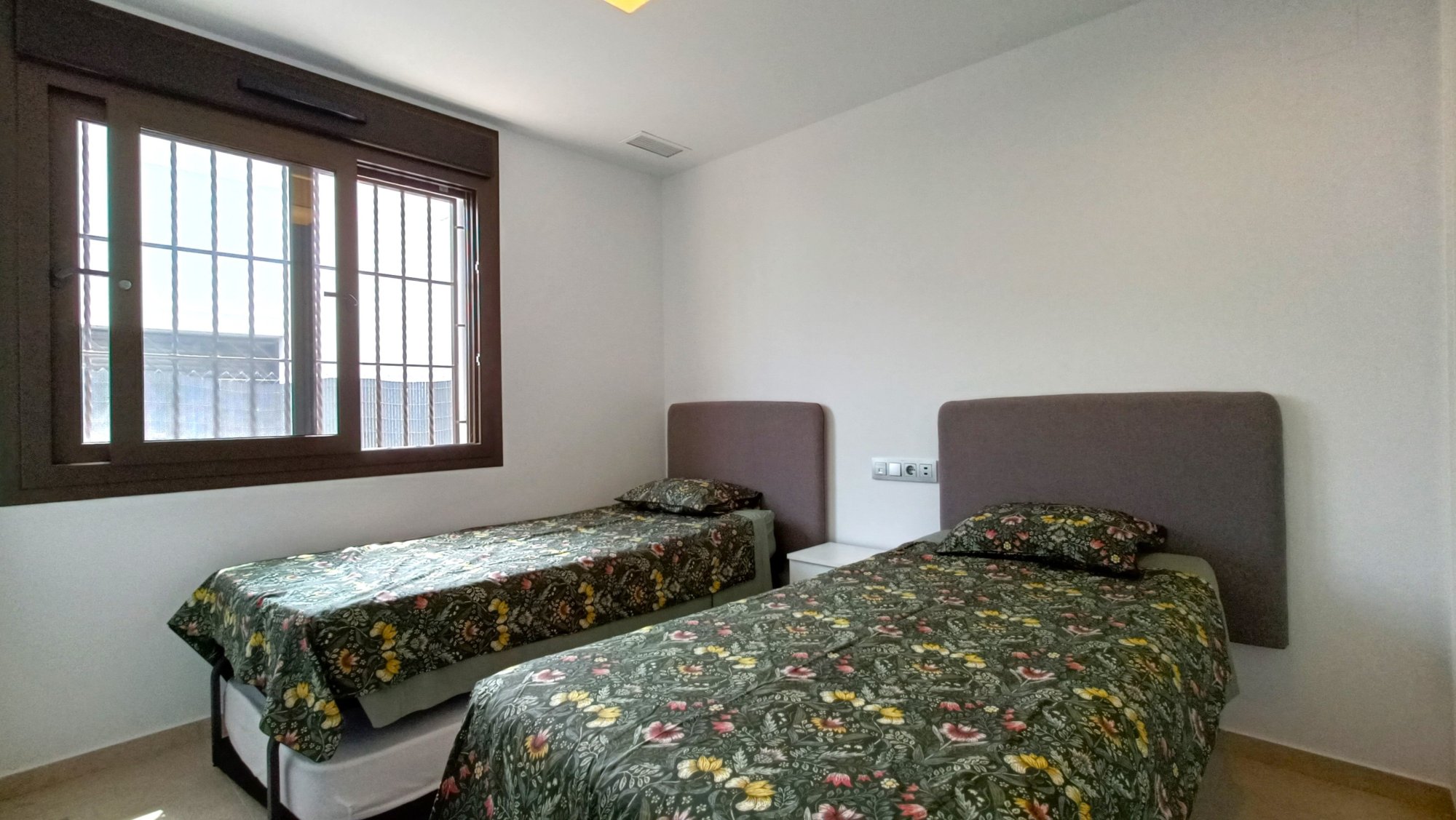 For sale - 3 Bedroom 2 Bathroom Villa in Vistabella Golf Entre Naranjos - Inland  - Alicante