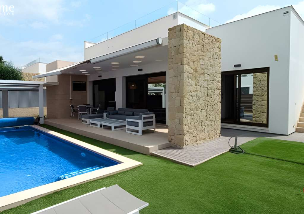 3 Bedroom 2 Bathroom Villa in Vistabella Golf Entre Naranjos