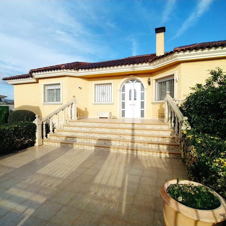4 Bedroom 2 Bathroom Villa in Orihuela