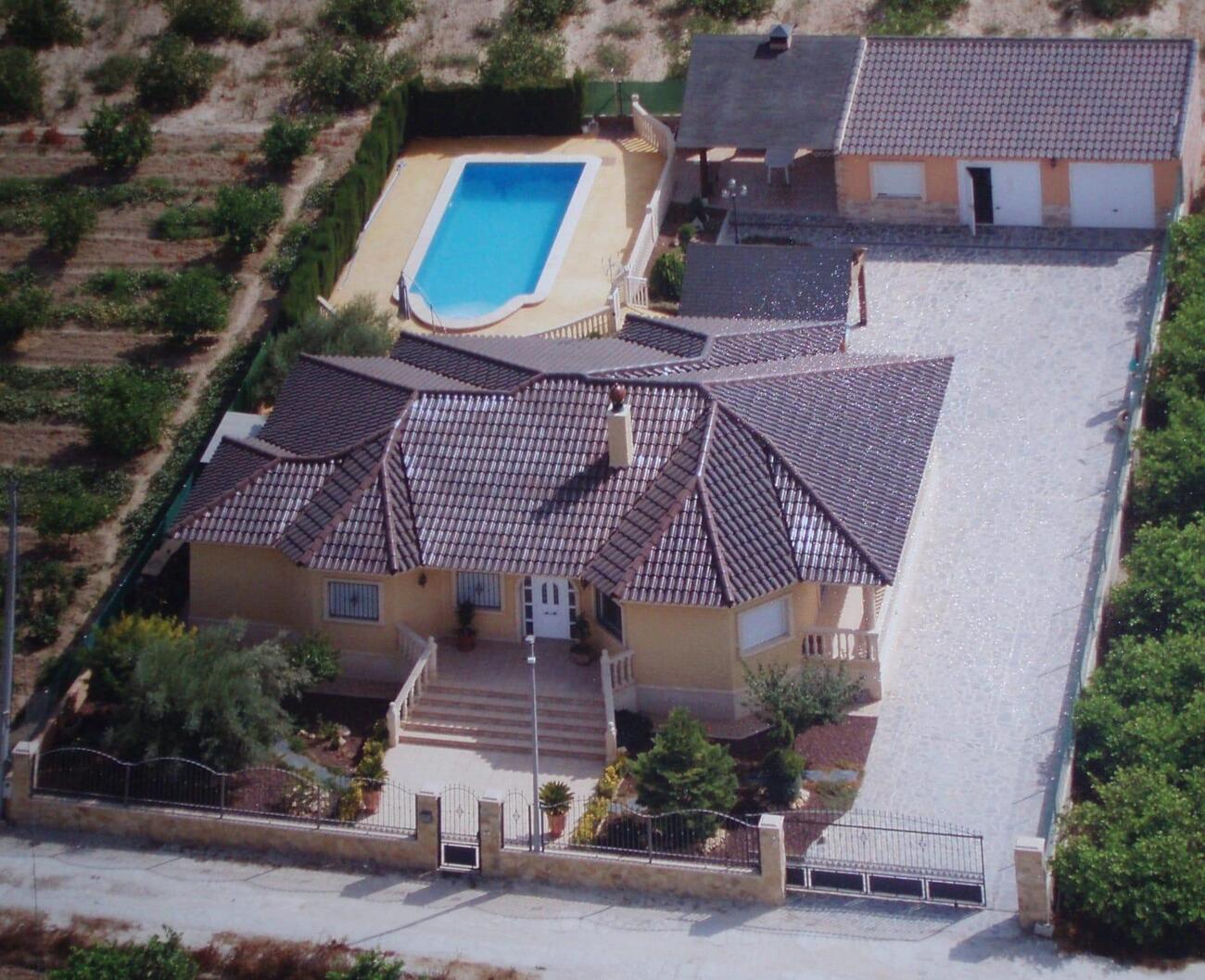 For sale - 4 Bedroom 2 Bathroom Villa in Orihuela - LOS DESEMPARADOS  - Alicante