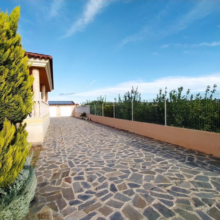 For sale - 4 Bedroom 2 Bathroom Villa in Orihuela - LOS DESEMPARADOS  - Alicante