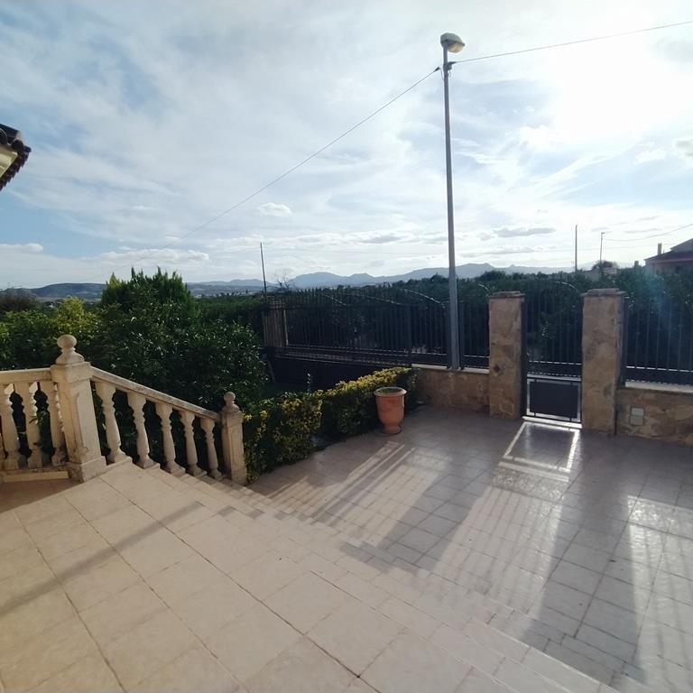 For sale - 4 Bedroom 2 Bathroom Villa in Orihuela - LOS DESEMPARADOS  - Alicante