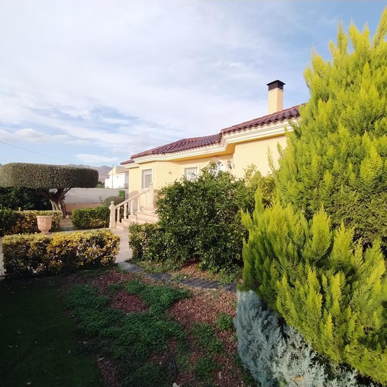 For sale - 4 Bedroom 2 Bathroom Villa in Orihuela - LOS DESEMPARADOS  - Alicante