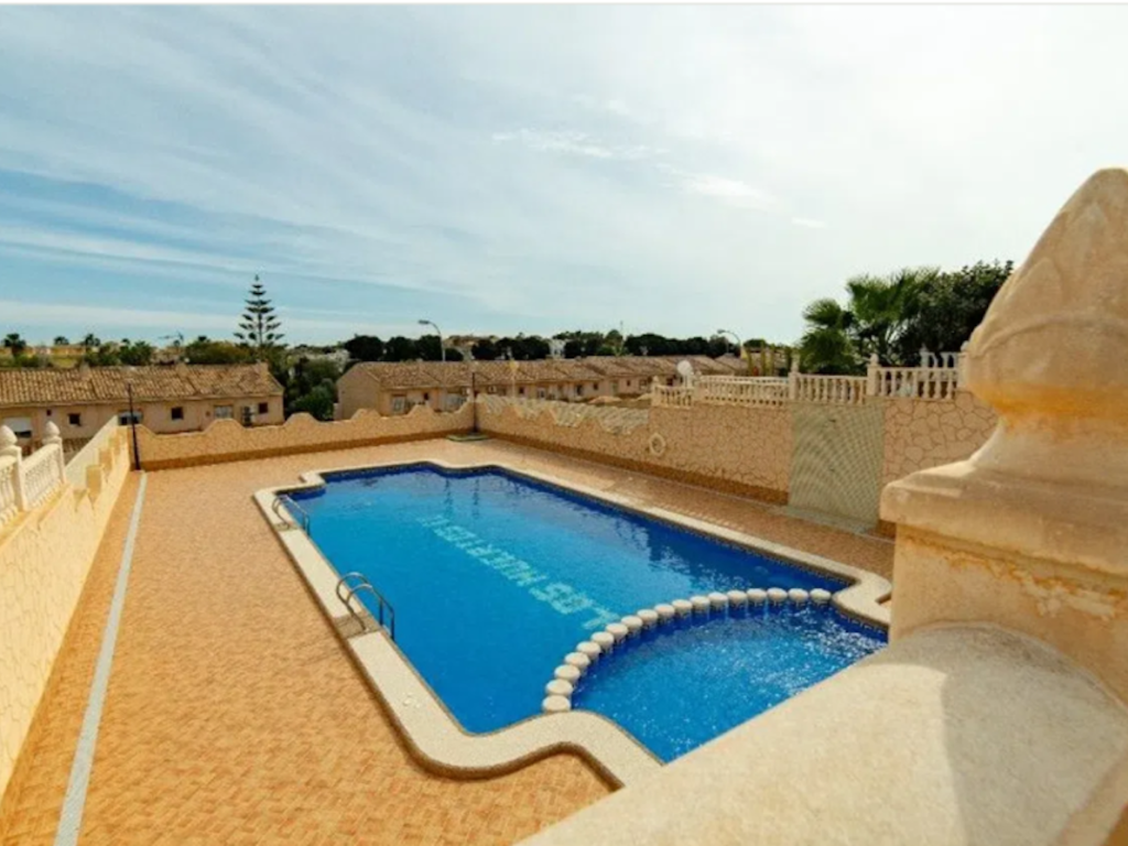 4 Bedroom 2 Bathroom Villa in Los Balcones