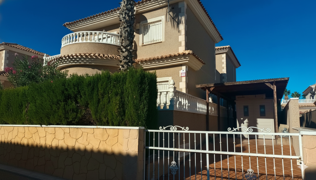 For sale - 4 Bedroom 2 Bathroom Villa in Los Altos - Costa Blanca  - Alicante