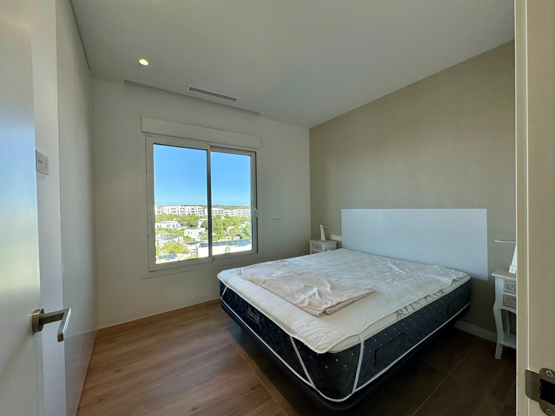 For sale - 3 Bedroom 2 Bathroom Apartment in Orihuela - Las Colinas Golf  - Alicante