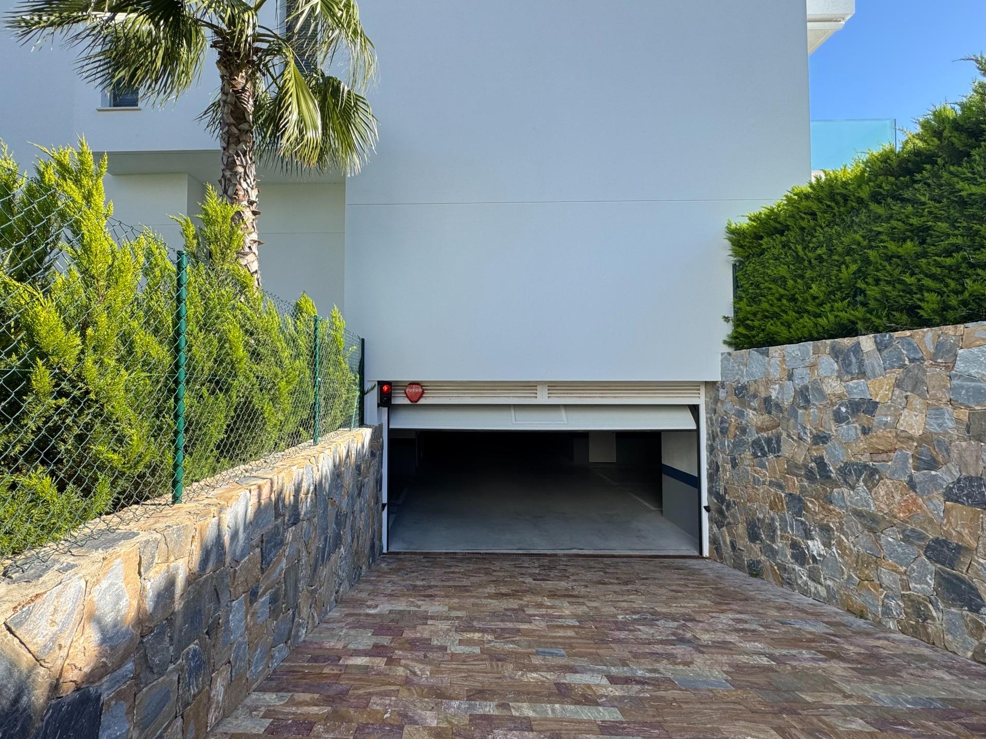For sale - 3 Bedroom 2 Bathroom Apartment in Orihuela - Las Colinas Golf  - Alicante