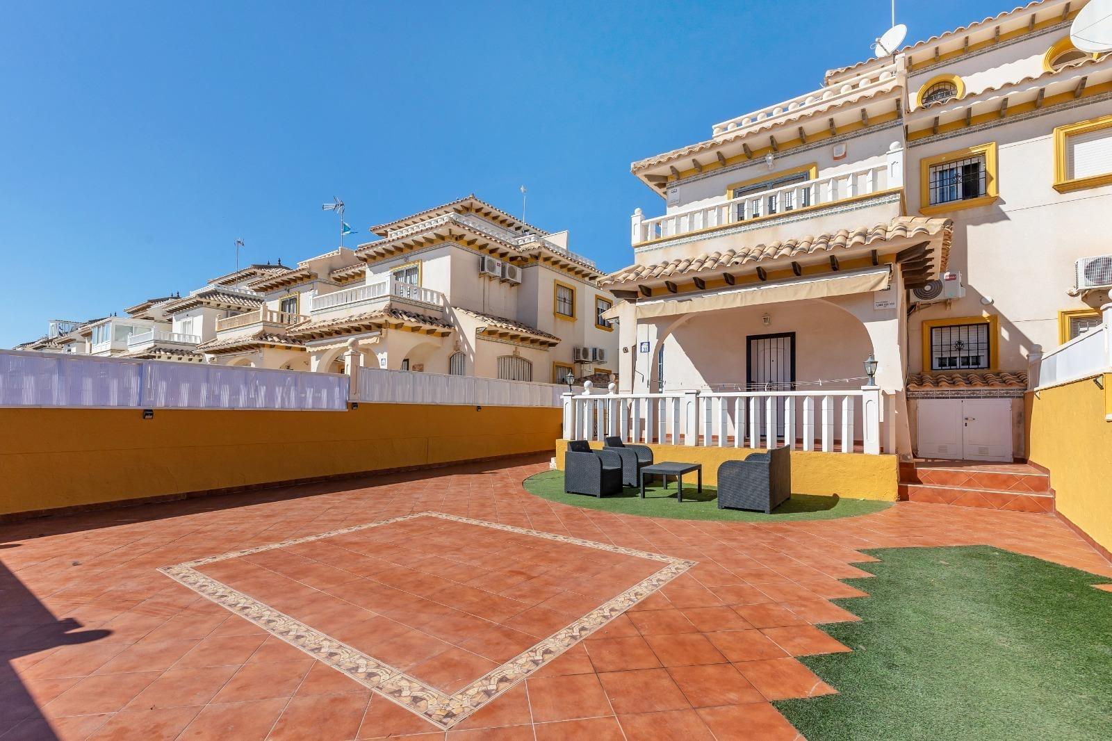 For sale - 2 Bedroom 2 Bathroom Semi Detached in Cabo Roig - Lomas de Cabo Roig  - Alicante