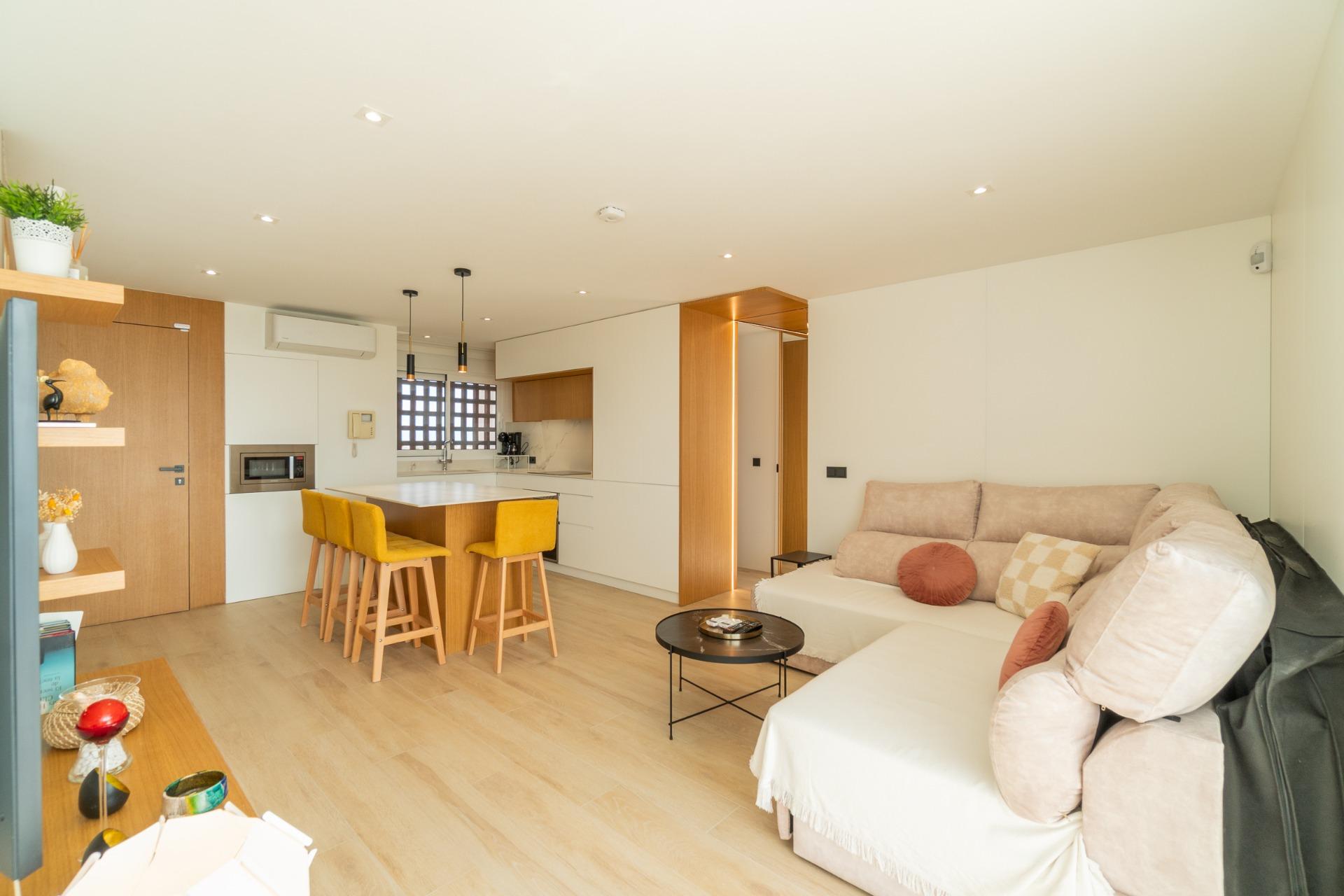 For sale - 3 Bedroom 1 Bathroom Flat in Guardamar del Segura - Puerto Deportivo  - Alicante