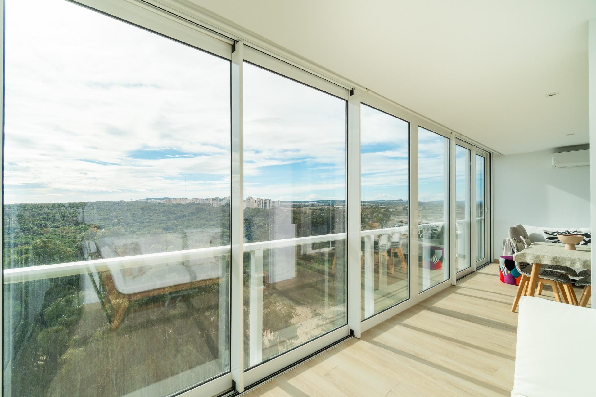 For sale - 3 Bedroom 1 Bathroom Flat in Guardamar del Segura - Puerto Deportivo  - Alicante