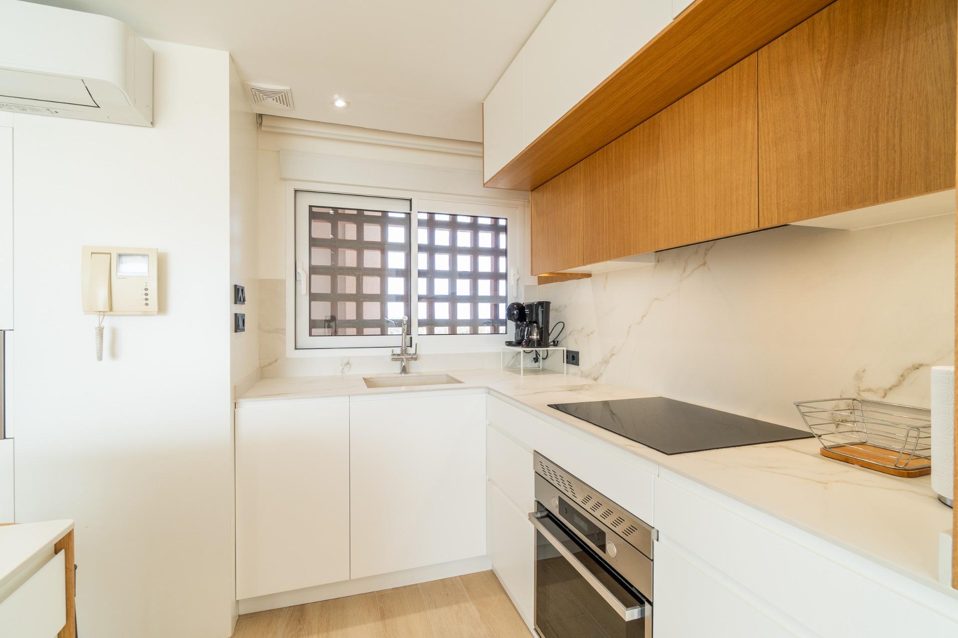 For sale - 3 Bedroom 1 Bathroom Apartment in Guardamar del Segura - Puerto Deportivo  - Alicante