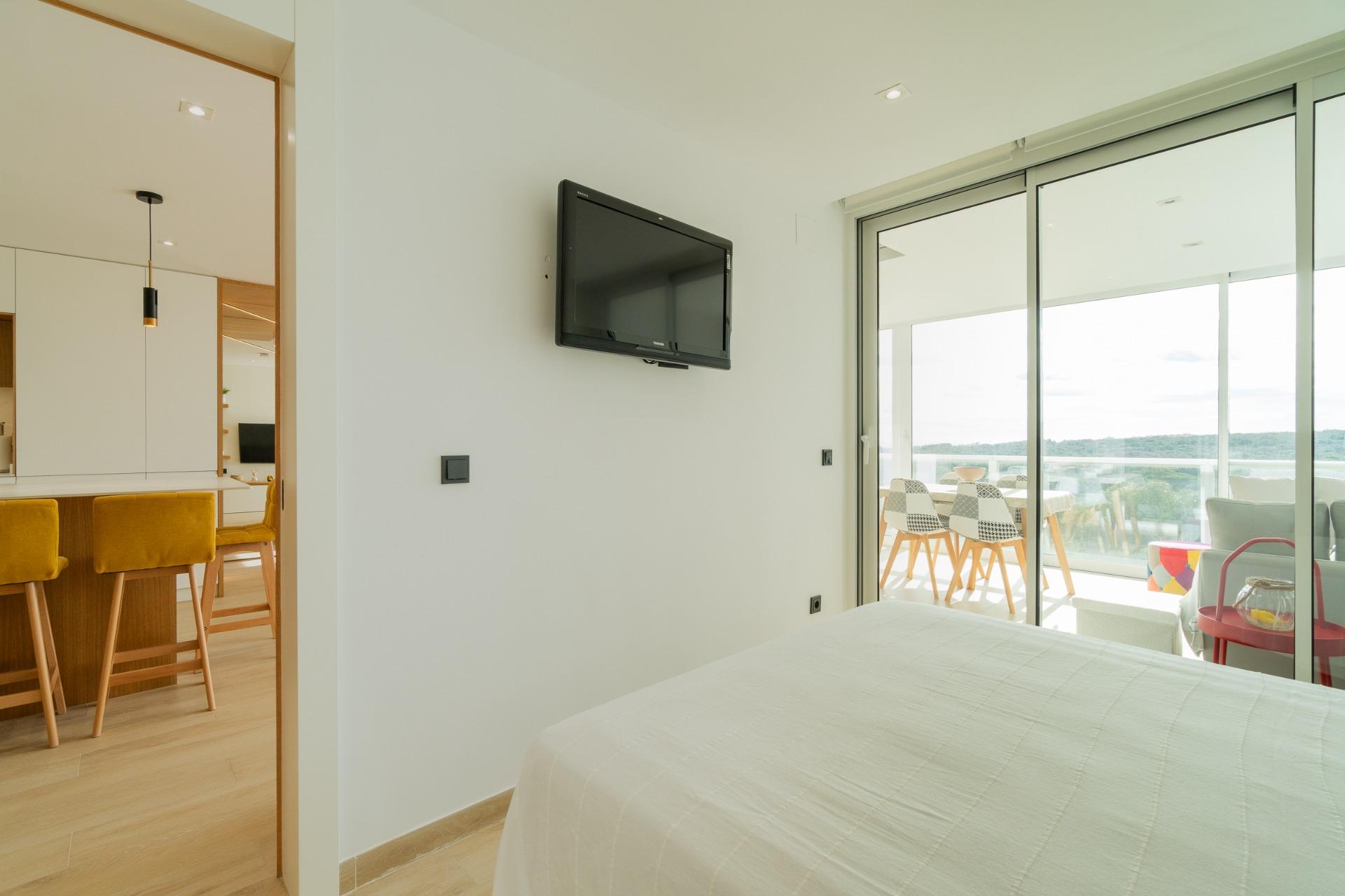 For sale - 3 Bedroom 1 Bathroom Apartment in Guardamar del Segura - Puerto Deportivo  - Alicante