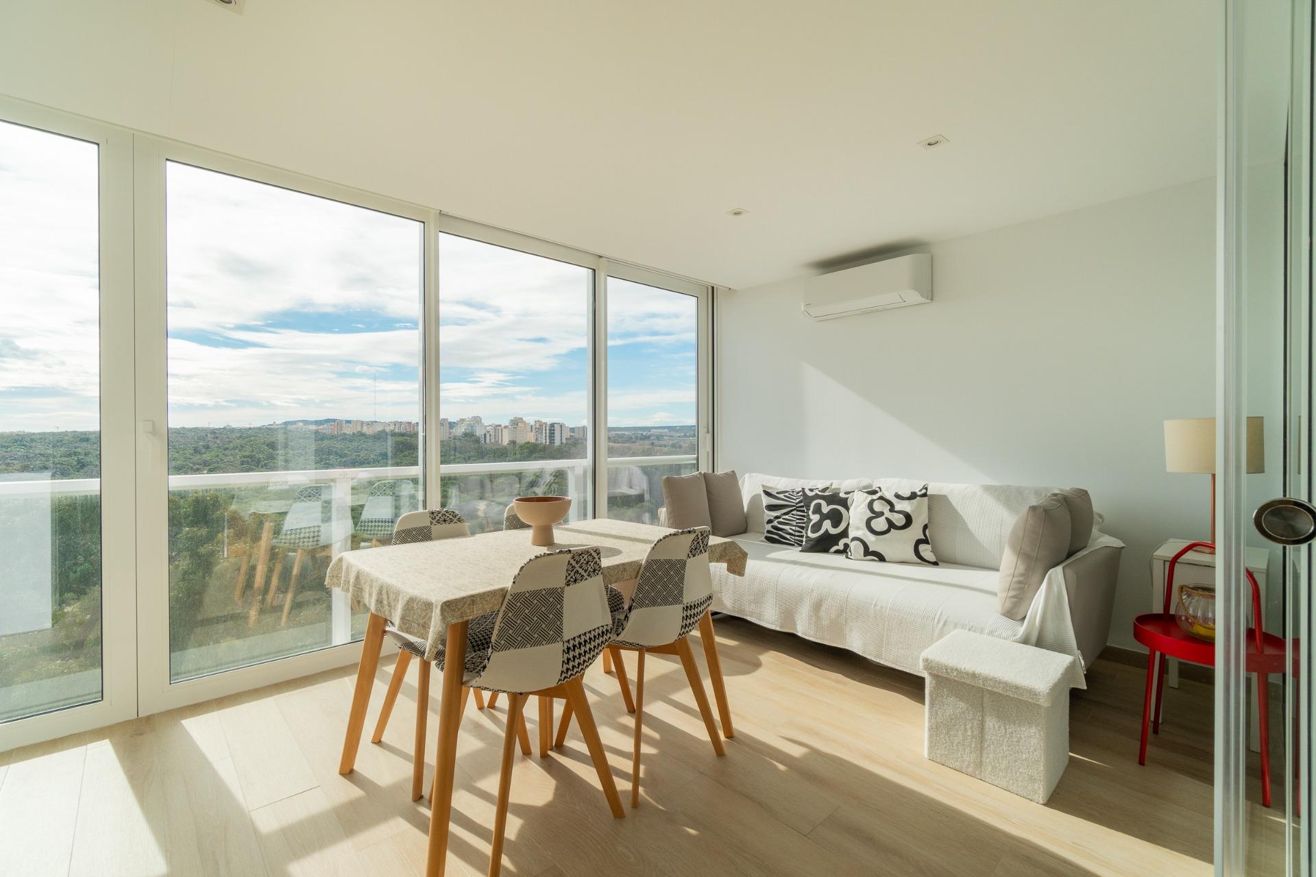 For sale - 3 Bedroom 1 Bathroom Apartment in Guardamar del Segura - Puerto Deportivo  - Alicante