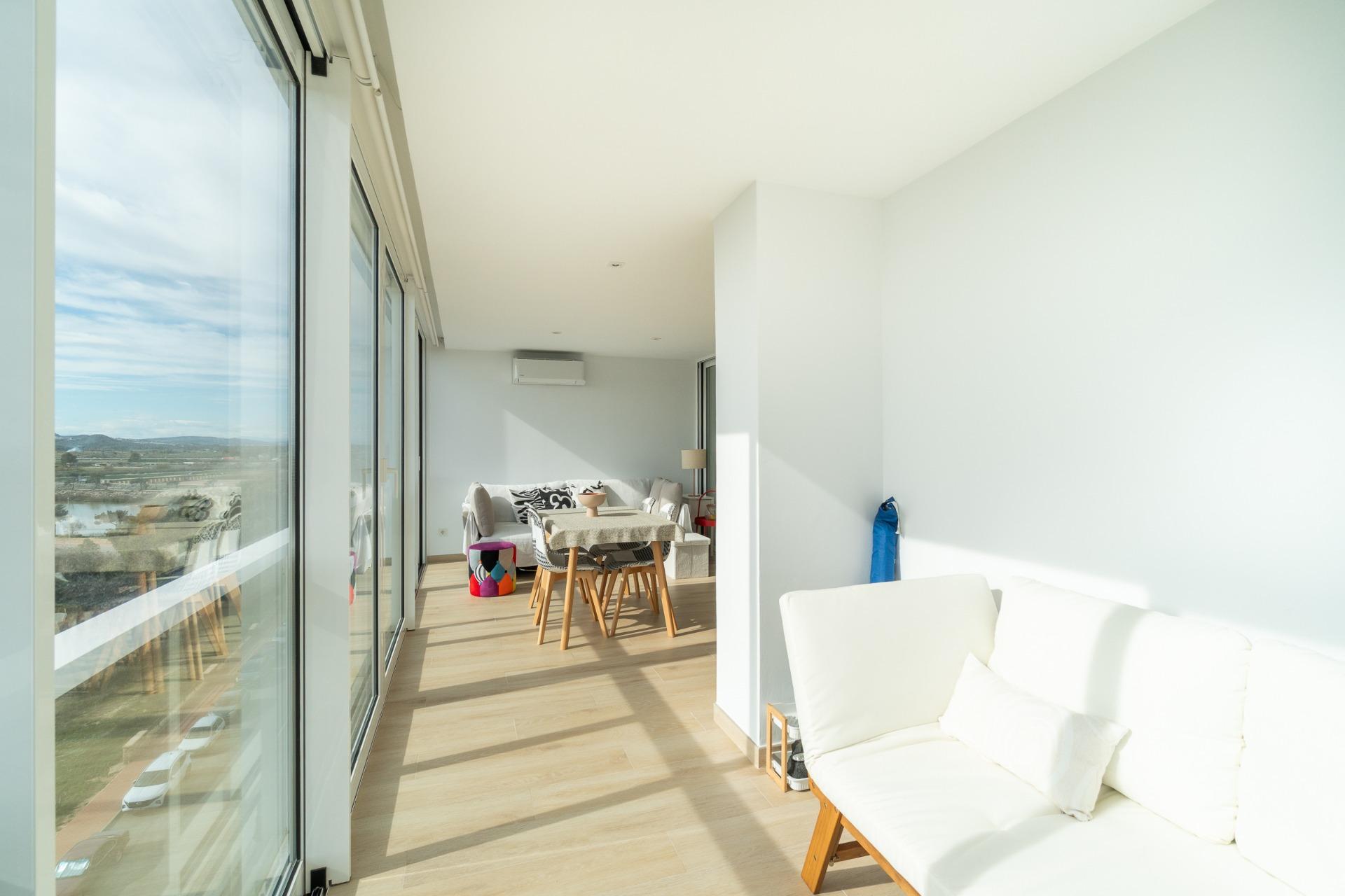 For sale - 3 Bedroom 1 Bathroom Apartment in Guardamar del Segura - Puerto Deportivo  - Alicante