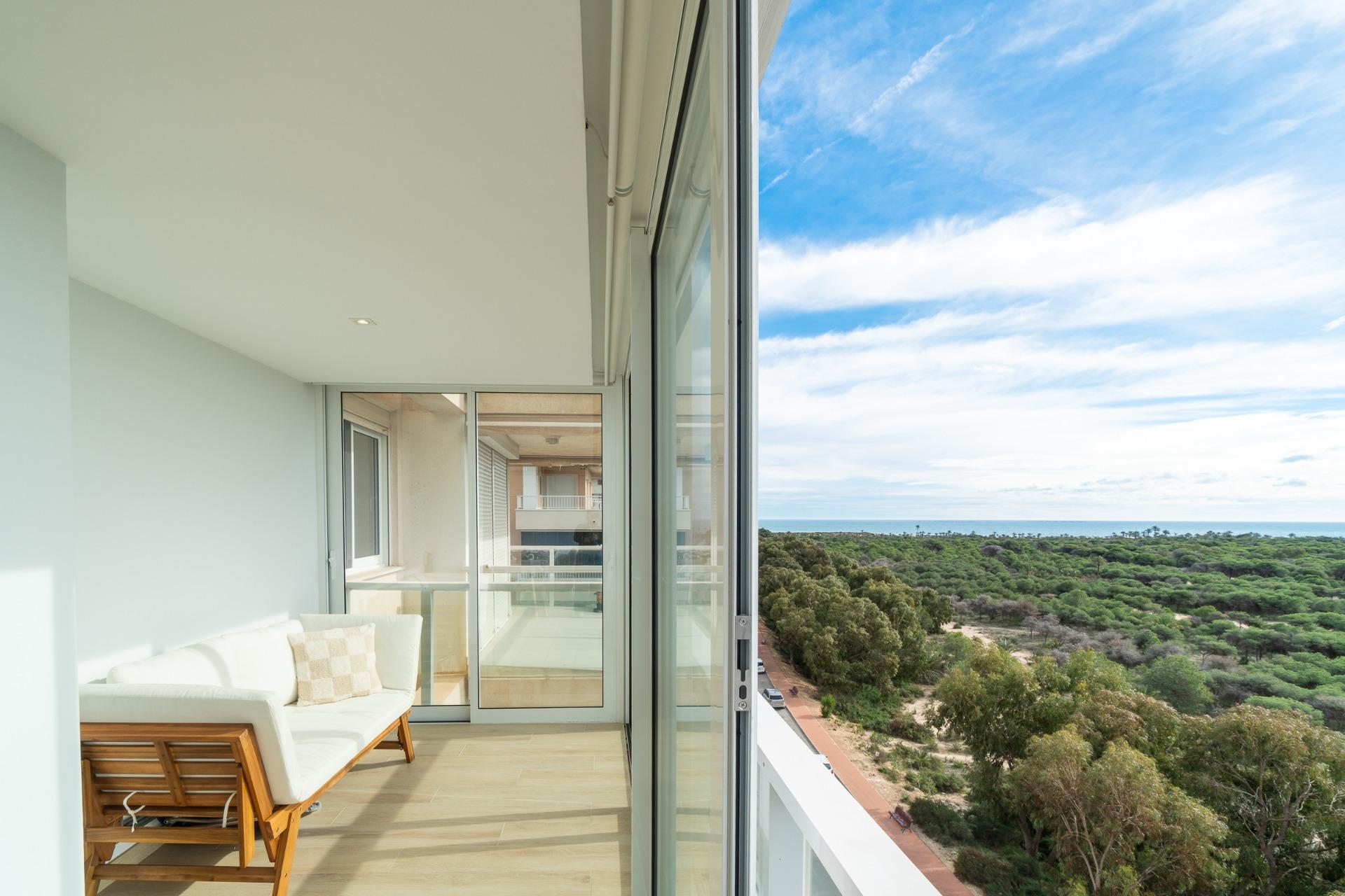 For sale - 3 Bedroom 1 Bathroom Apartment in Guardamar del Segura - Puerto Deportivo  - Alicante