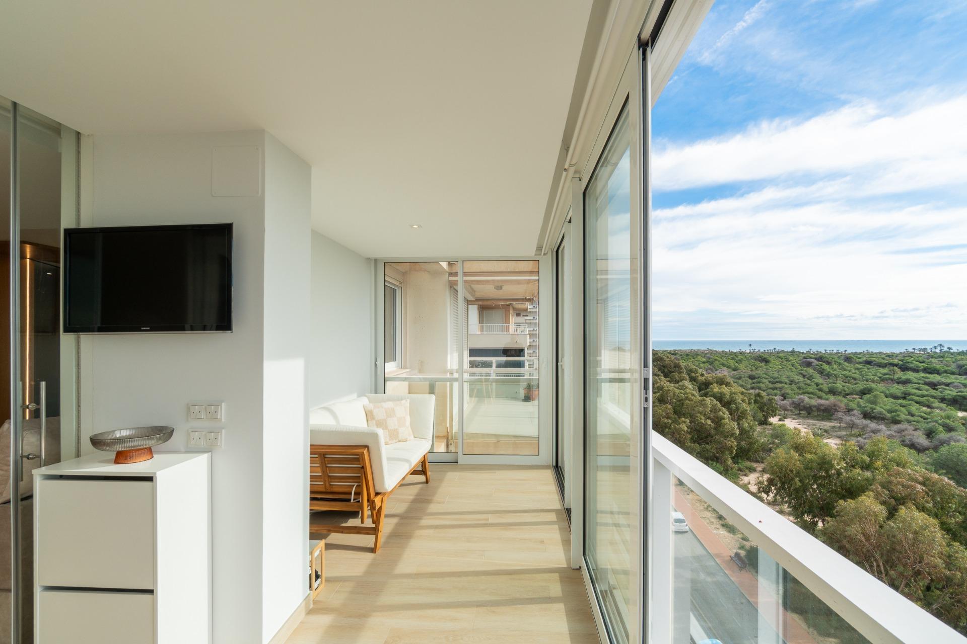 For sale - 3 Bedroom 1 Bathroom Apartment in Guardamar del Segura - Puerto Deportivo  - Alicante