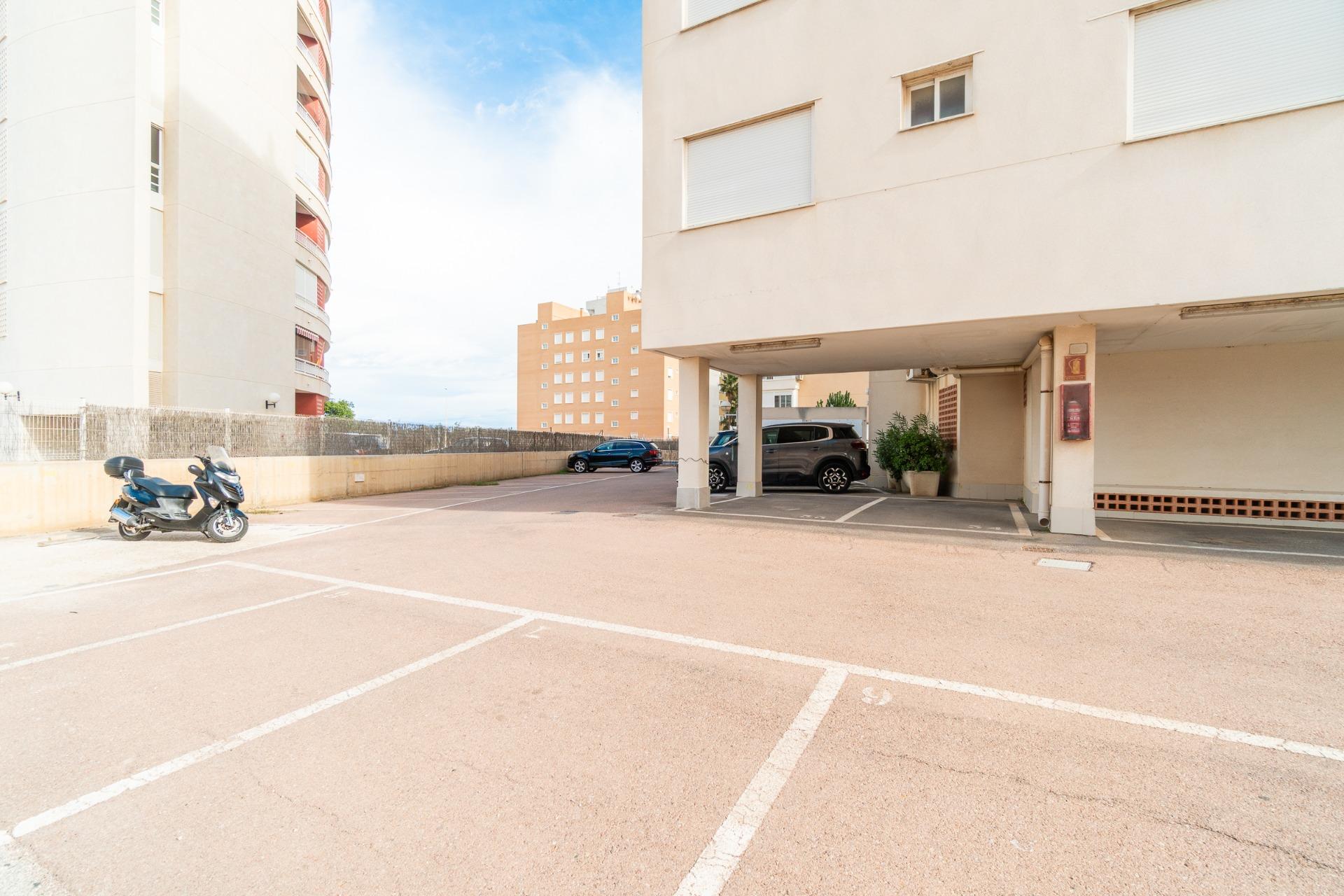 For sale - 3 Bedroom 1 Bathroom Apartment in Guardamar del Segura - Puerto Deportivo  - Alicante