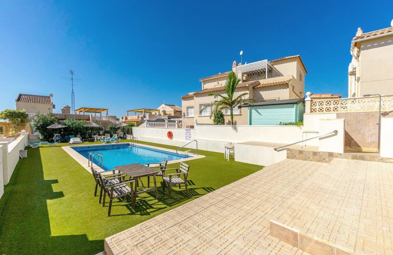 For sale - 2 Bedroom 1 Bathroom Bungalow in San Miguel de Salinas - Las filipinas  - Alicante
