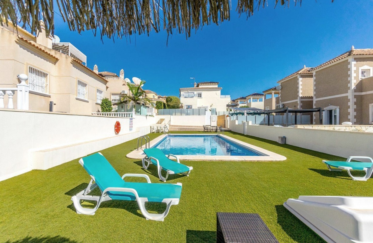 For sale - 2 Bedroom 1 Bathroom Bungalow in San Miguel de Salinas - Las filipinas  - Alicante