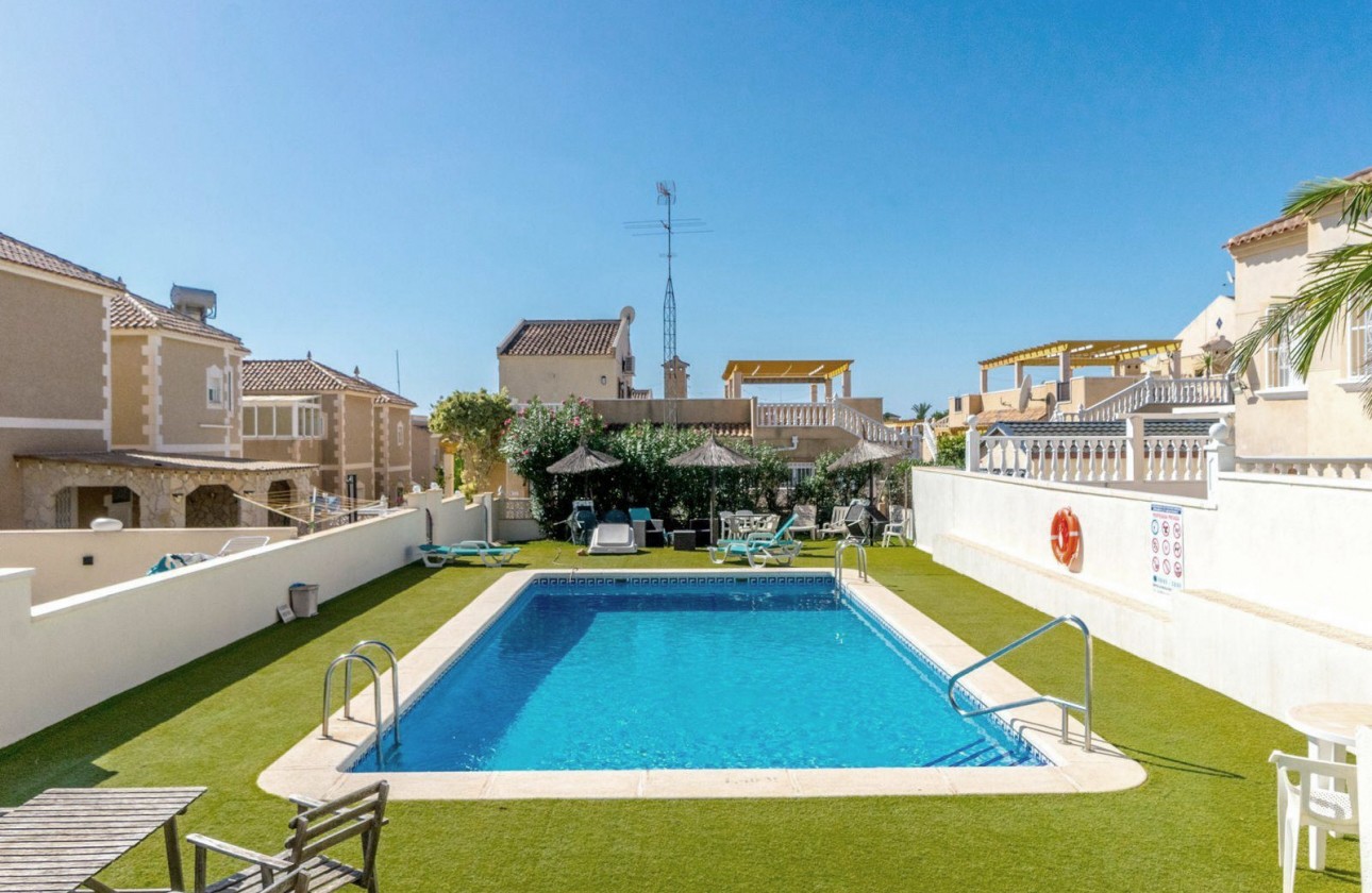 For sale - 2 Bedroom 1 Bathroom Bungalow in San Miguel de Salinas - Las filipinas  - Alicante