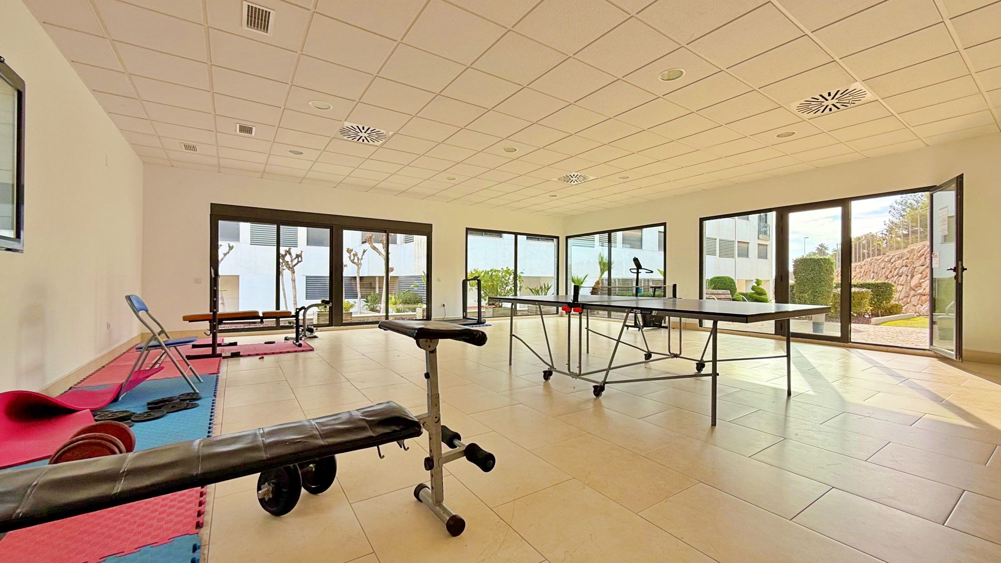 For sale - 2 Bedroom 2 Bathroom Penthouse Apartment in Villamartin - Campoamor  - Alicante