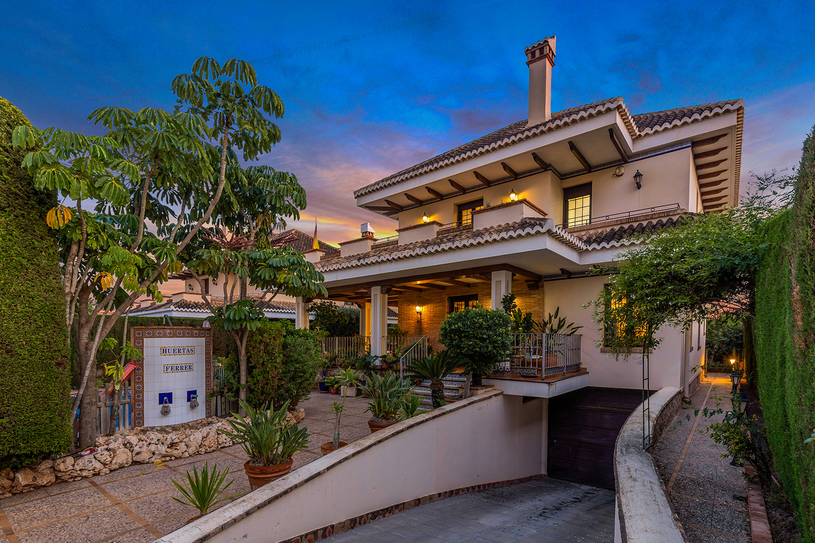 For sale - 6 Bedroom 6 Bathroom Villa in Torrevieja - La Veleta  - Alicante