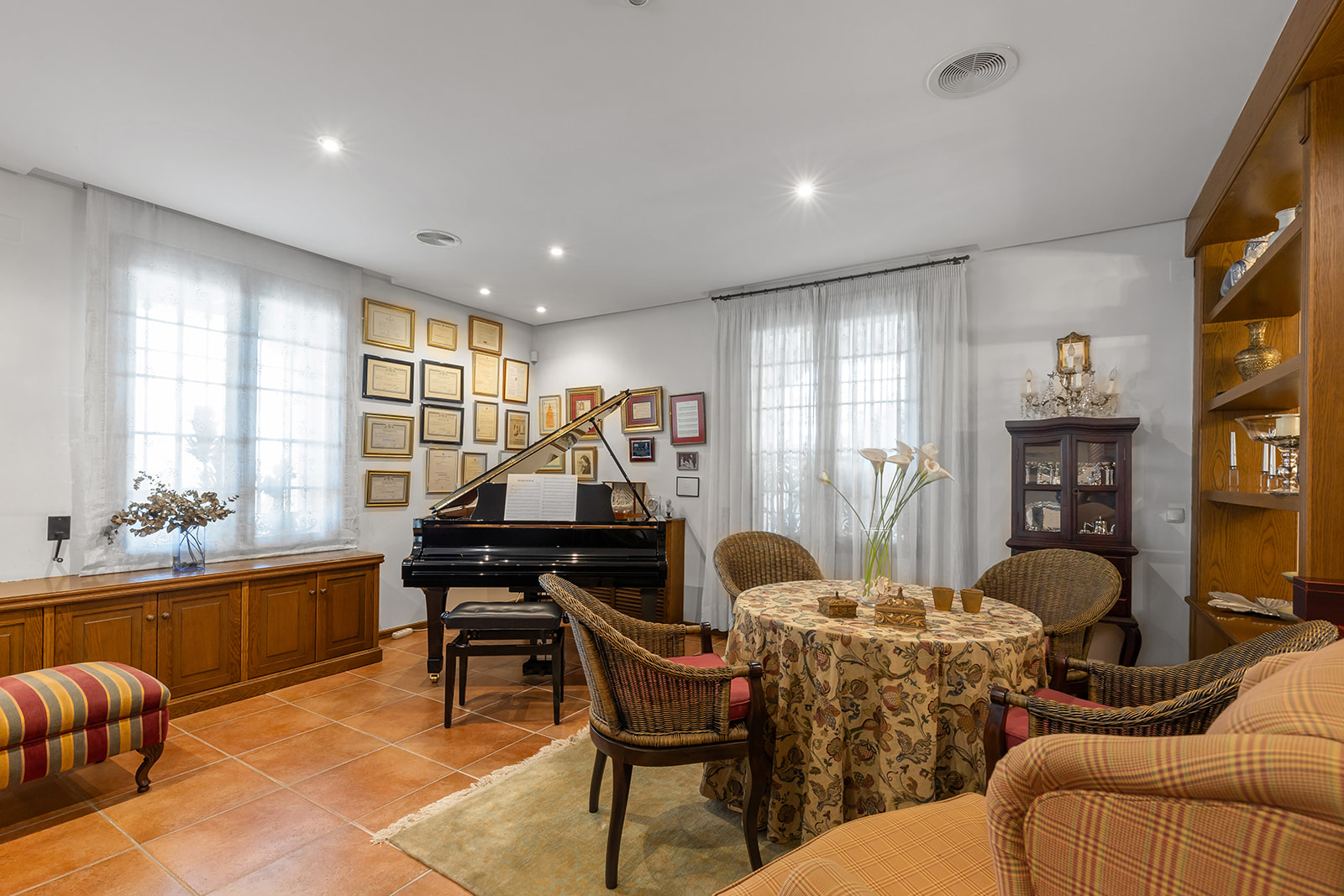 For sale - 6 Bedroom 6 Bathroom Villa in Torrevieja - La Veleta  - Alicante