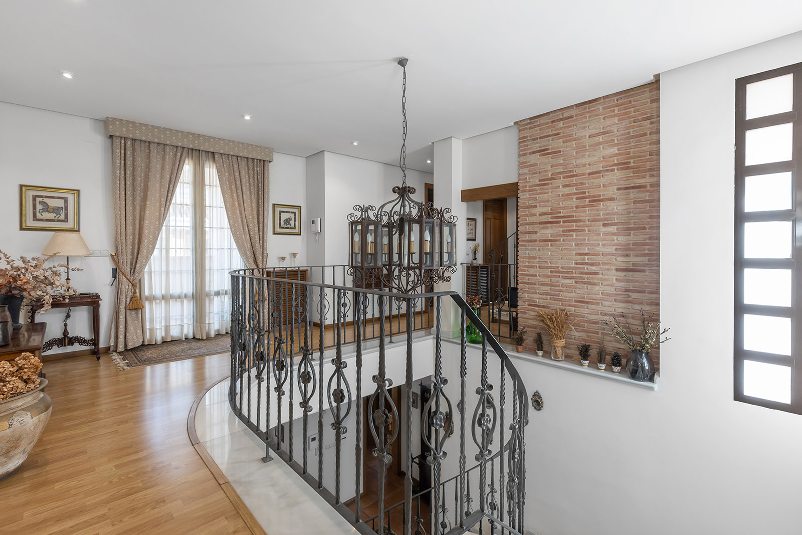 For sale - 6 Bedroom 6 Bathroom Villa in Torrevieja - La Veleta  - Alicante