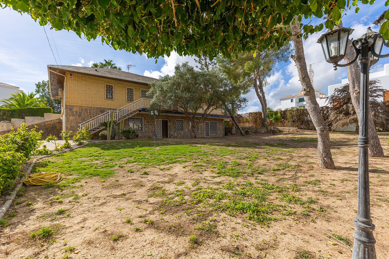 For sale - 5 Bedroom 3 Bathroom Villa in Orihuela Costa - Las Filipinas  - Alicante