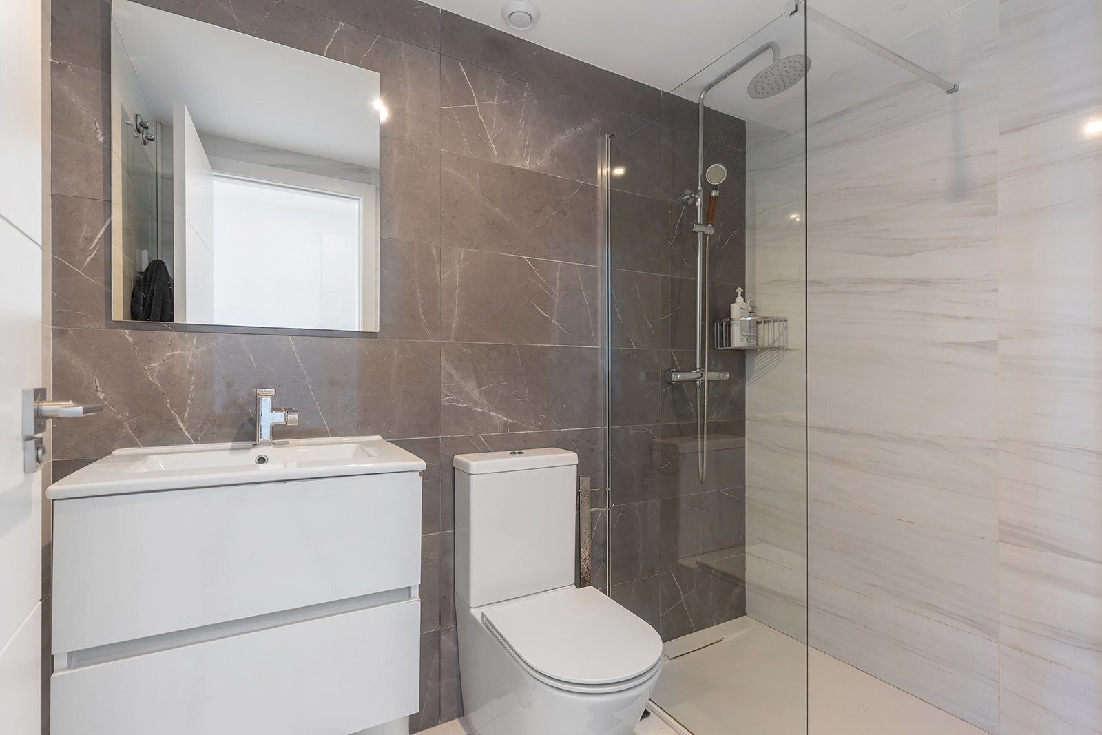 For sale - 2 Bedroom 2 Bathroom Apartment in Torrevieja - Punta Prima  - Alicante