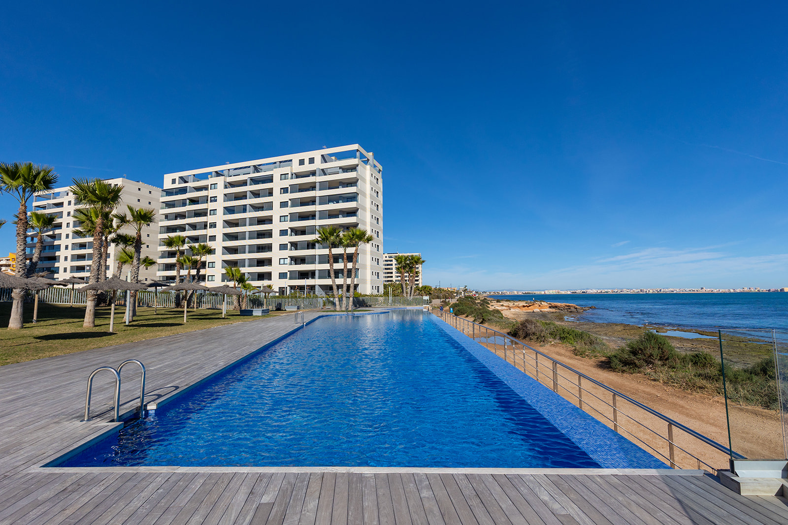 For sale - 2 Bedroom 2 Bathroom Apartment in Torrevieja - Punta Prima  - Alicante