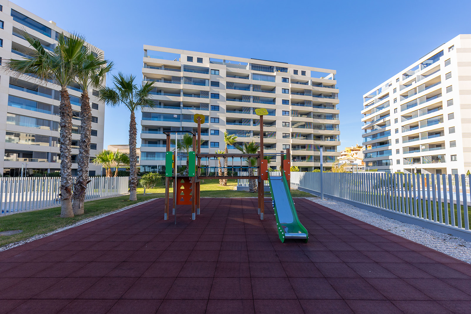 For sale - 2 Bedroom 2 Bathroom Apartment in Torrevieja - Punta Prima  - Alicante