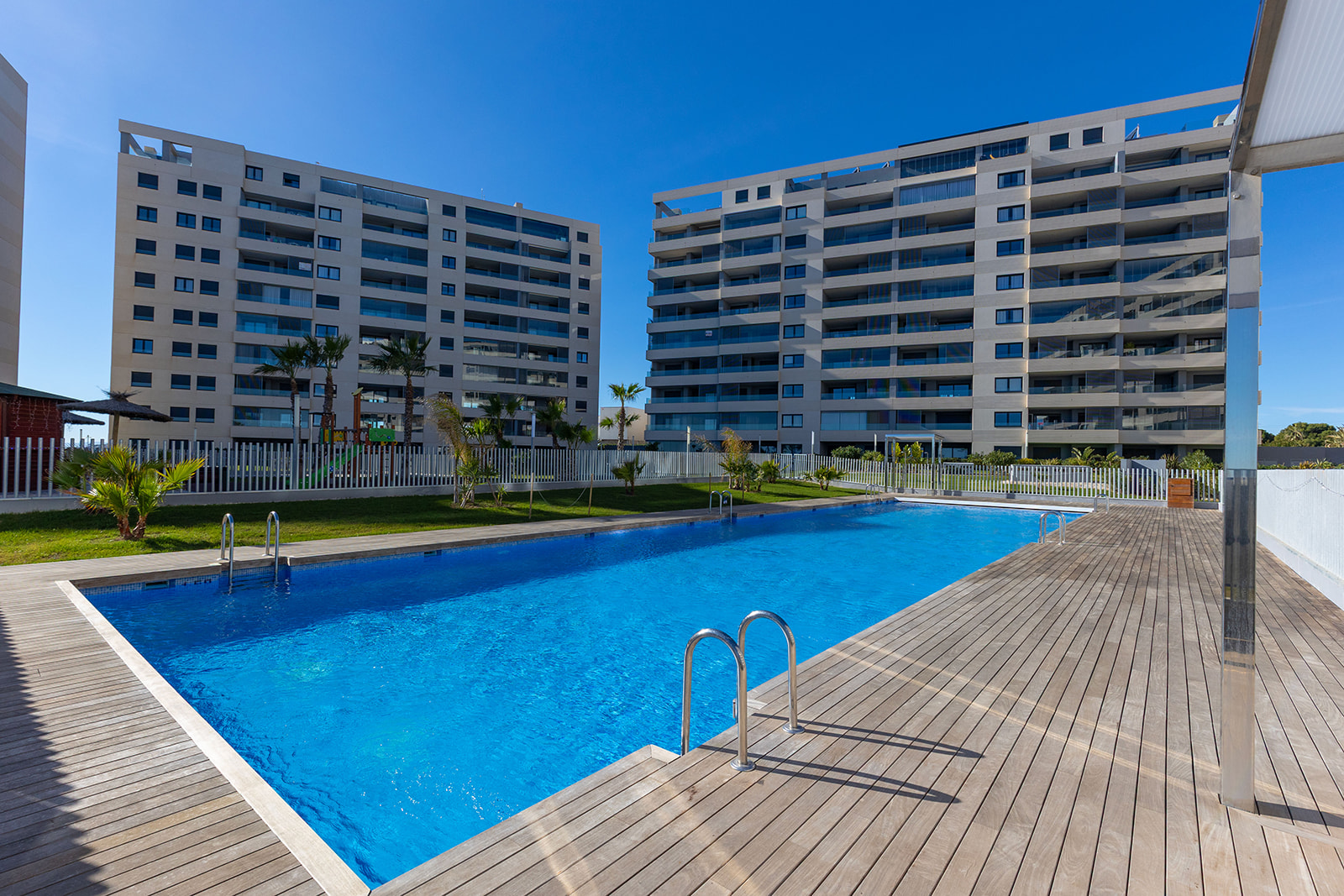 For sale - 2 Bedroom 2 Bathroom Apartment in Torrevieja - Punta Prima  - Alicante