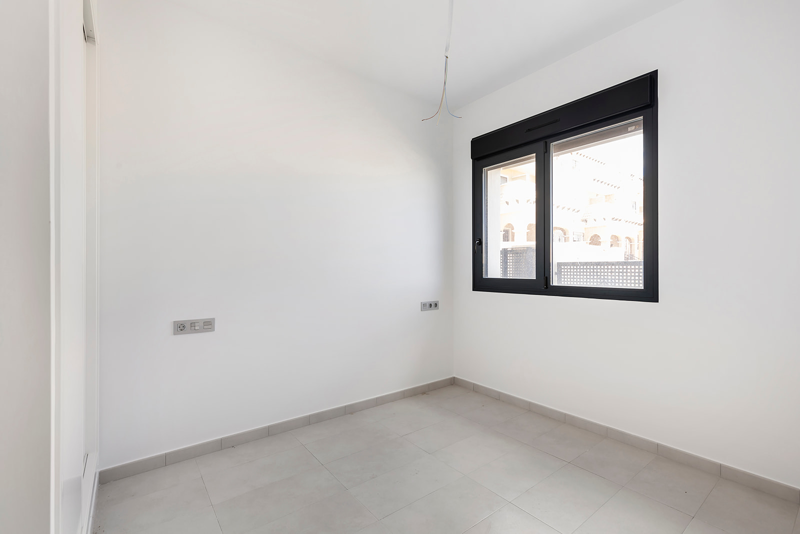 For sale - 3 Bedroom 2 Bathroom Villa in Villamartin - Orihuela Costa  - Alicante