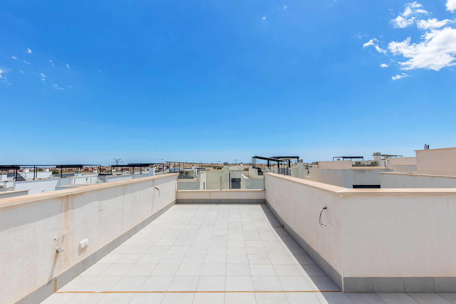 For sale - 3 Bedroom 2 Bathroom Villa in Villamartin - Orihuela Costa  - Alicante