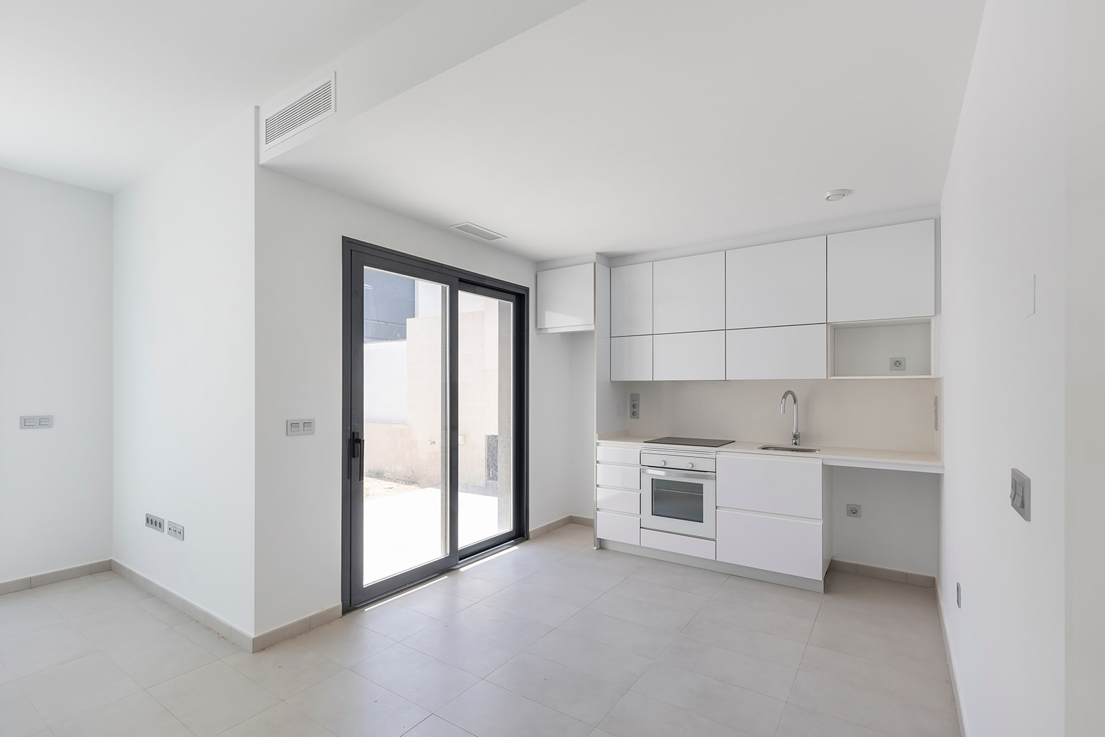 For sale - 3 Bedroom 2 Bathroom Villa in Villamartin - Orihuela Costa  - Alicante
