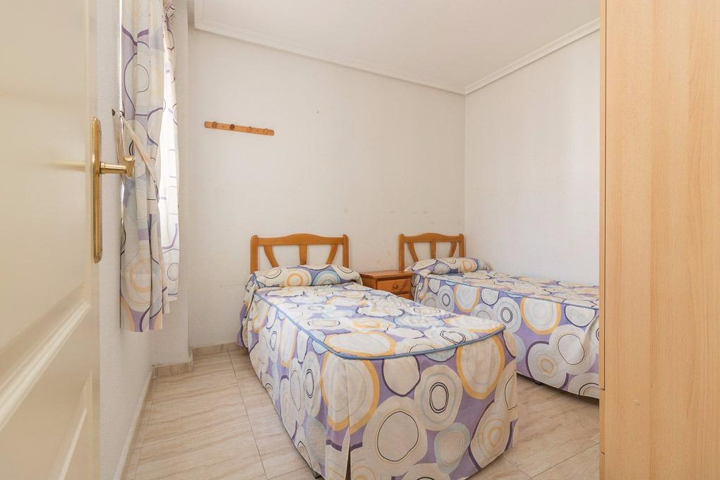 For sale - 2 Bedroom 1 Bathroom Apartment in Torrevieja - Centro  - Alicante