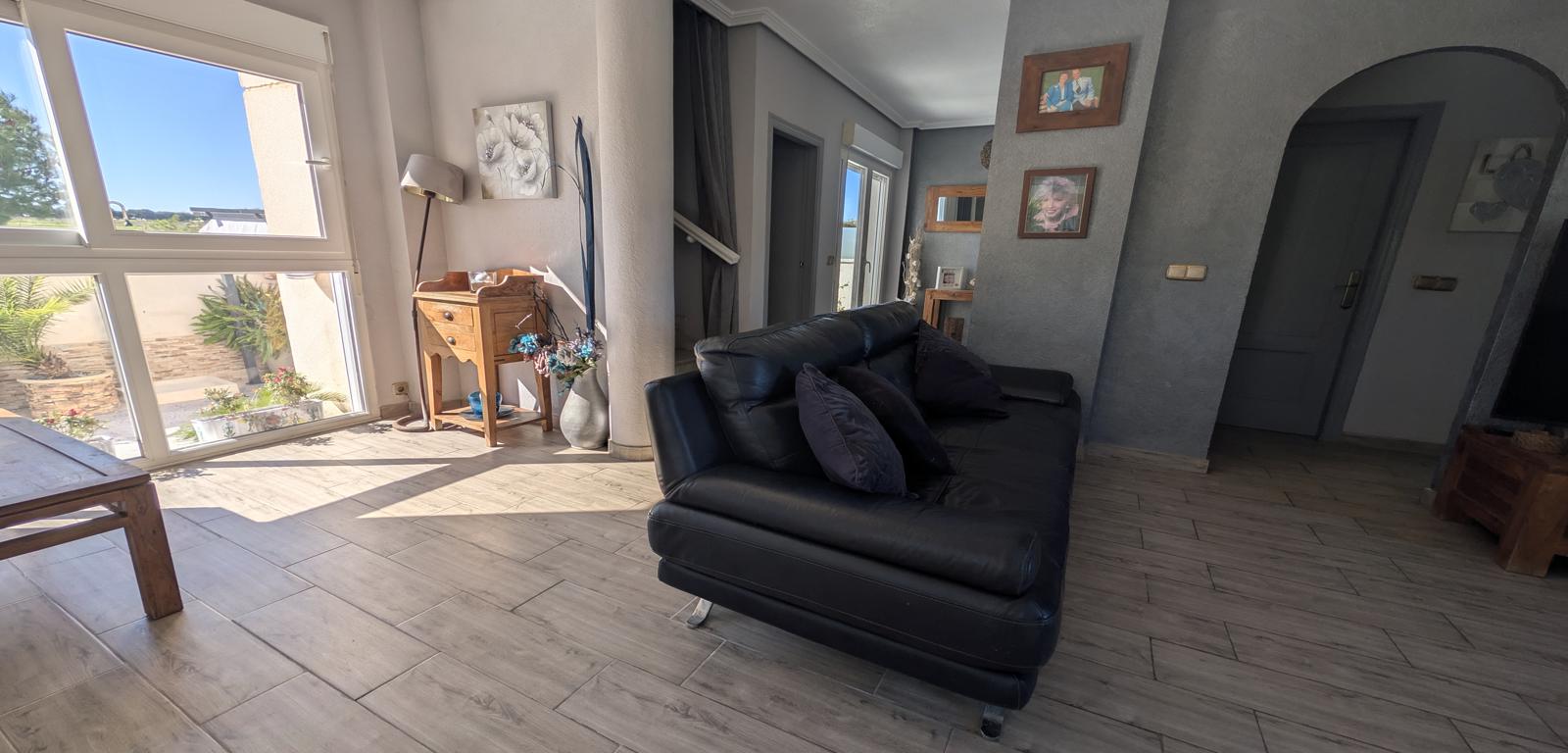 For sale - 4 Bedroom 3 Bathroom Villa in La Zenia - Costa Blanca  - Alicante