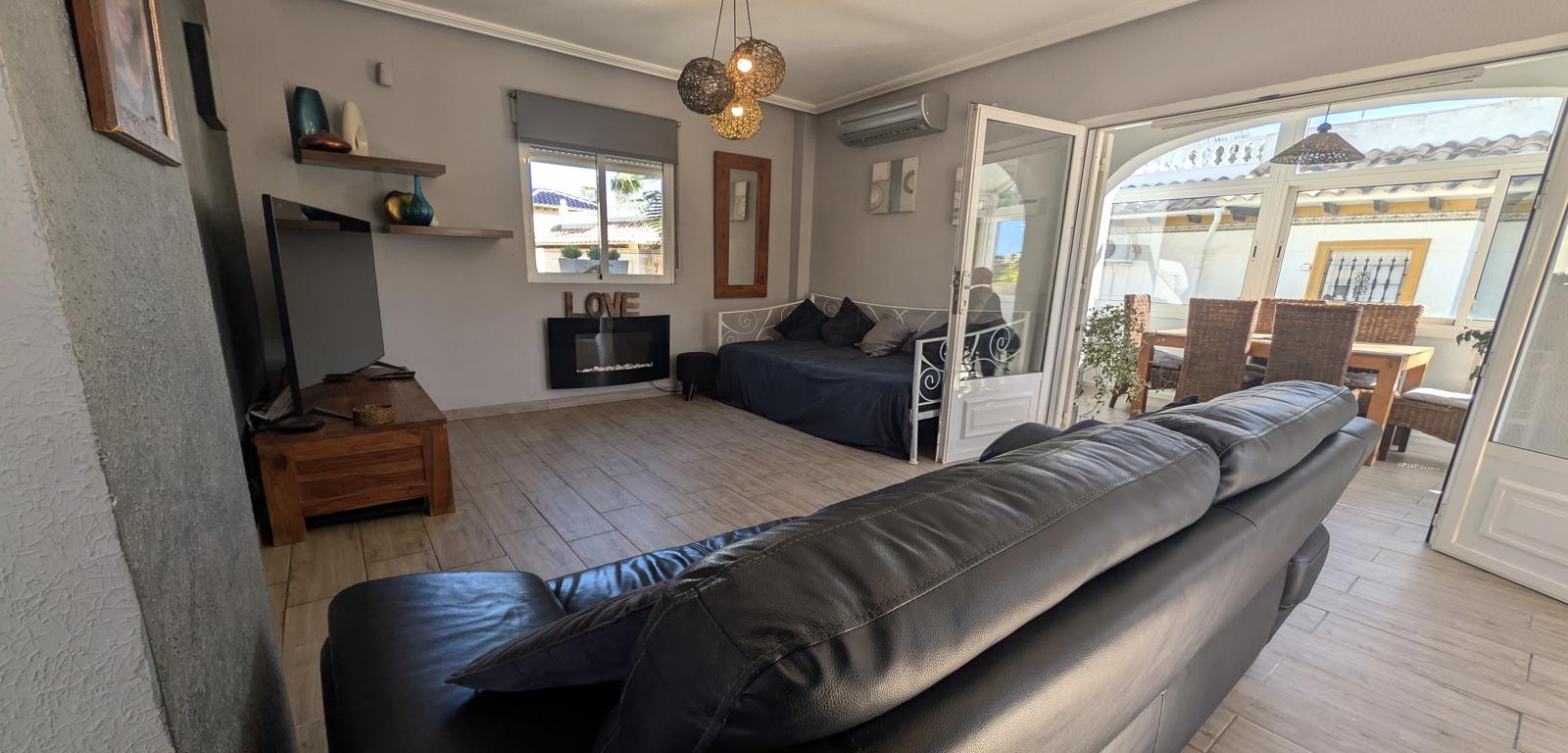 For sale - 4 Bedroom 3 Bathroom Villa in La Zenia - Costa Blanca  - Alicante