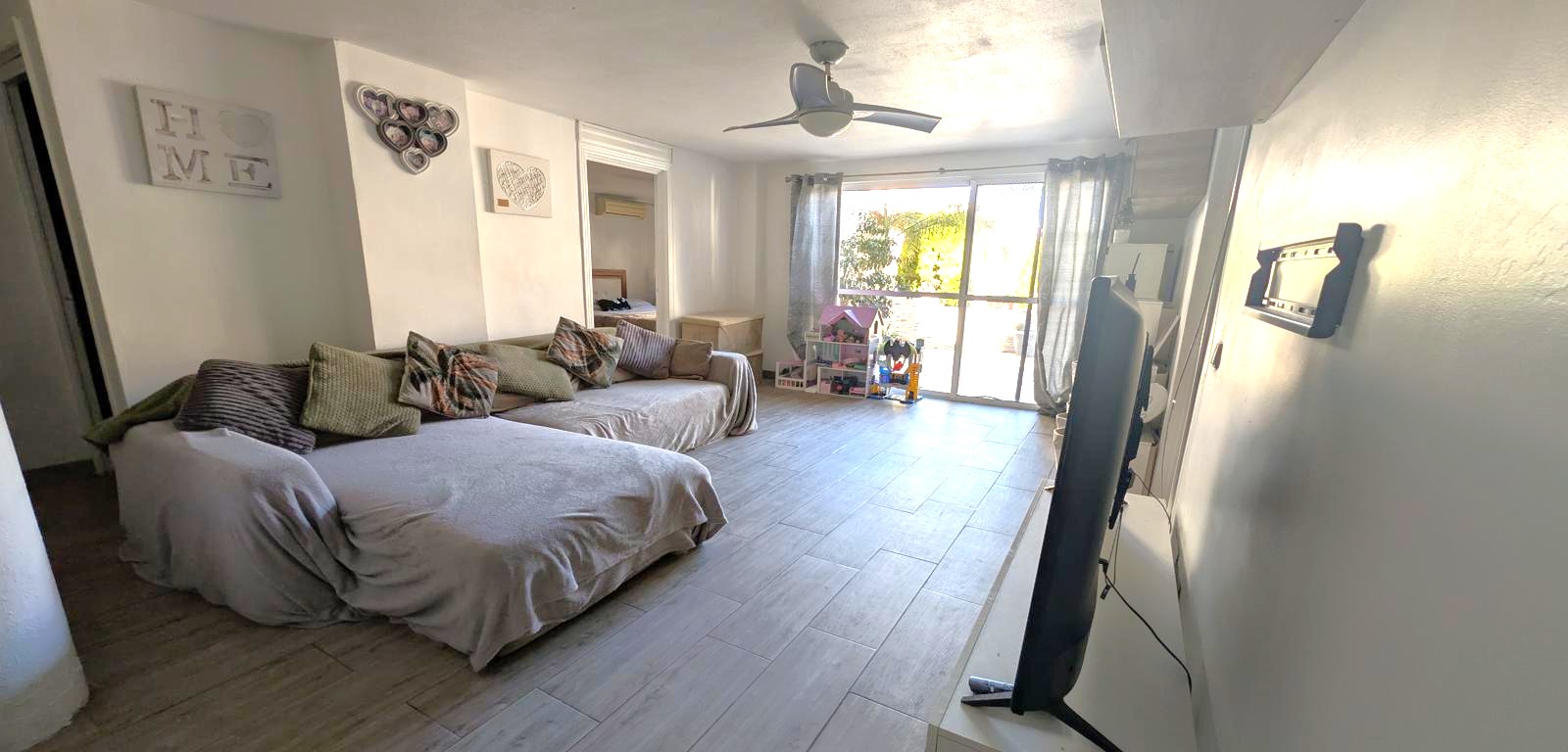 For sale - 4 Bedroom 3 Bathroom Villa in La Zenia - Costa Blanca  - Alicante