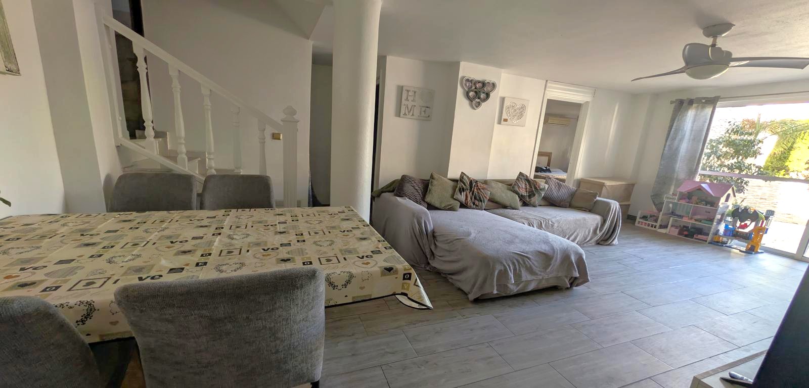 For sale - 4 Bedroom 3 Bathroom Villa in La Zenia - Costa Blanca  - Alicante