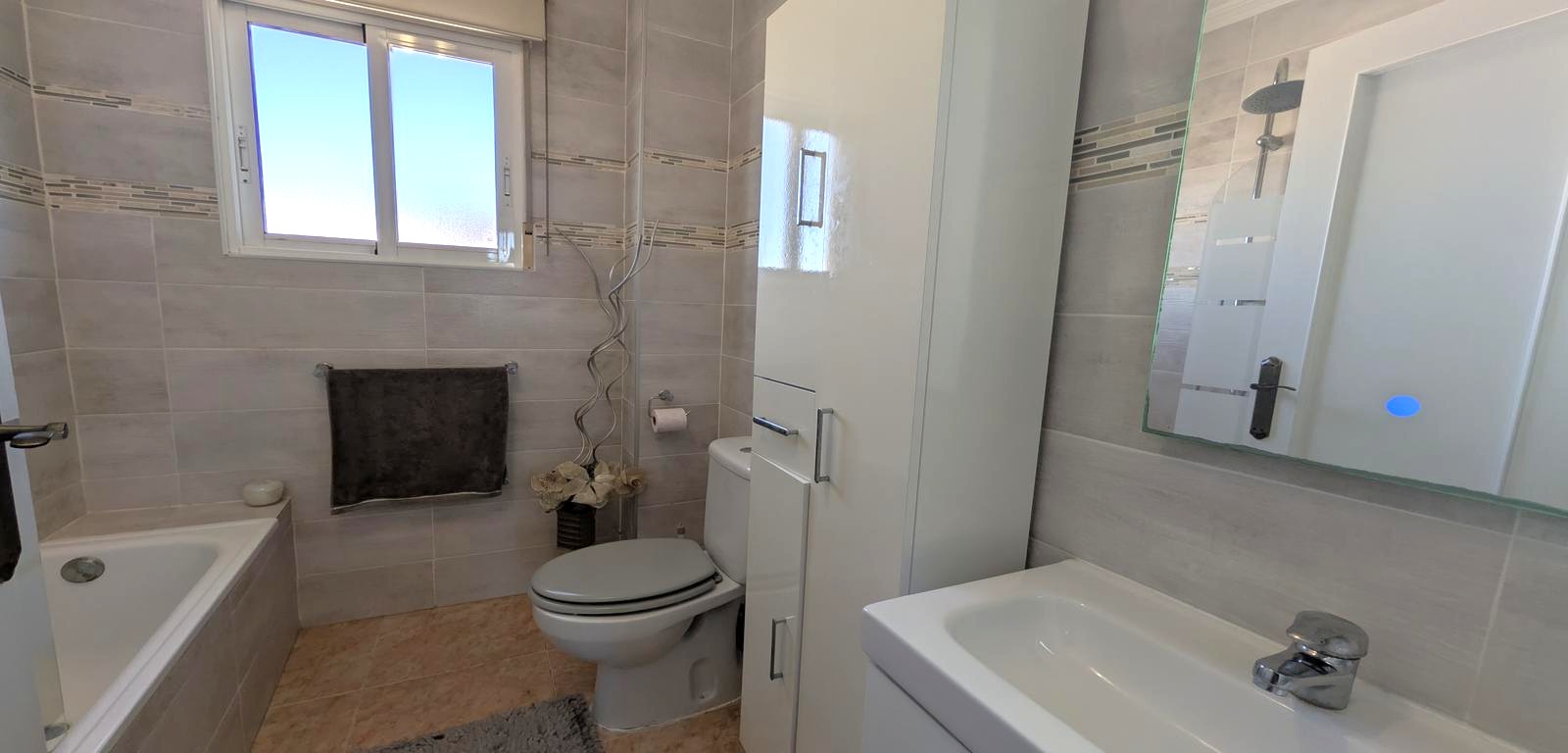 For sale - 4 Bedroom 3 Bathroom Villa in La Zenia - Costa Blanca  - Alicante