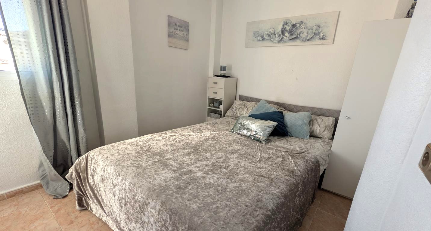 For sale - 4 Bedroom 3 Bathroom Villa in La Zenia - Costa Blanca  - Alicante