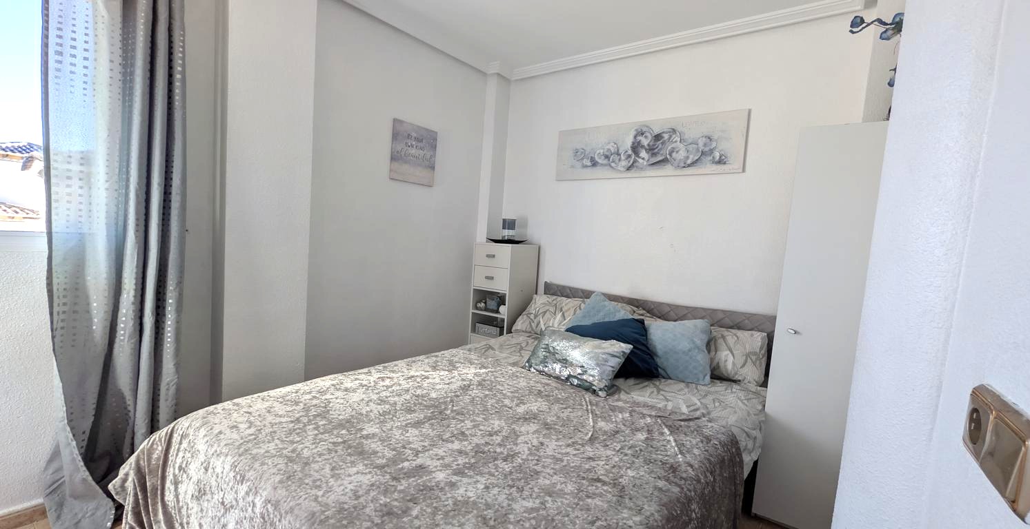 For sale - 4 Bedroom 3 Bathroom Villa in La Zenia - Costa Blanca  - Alicante