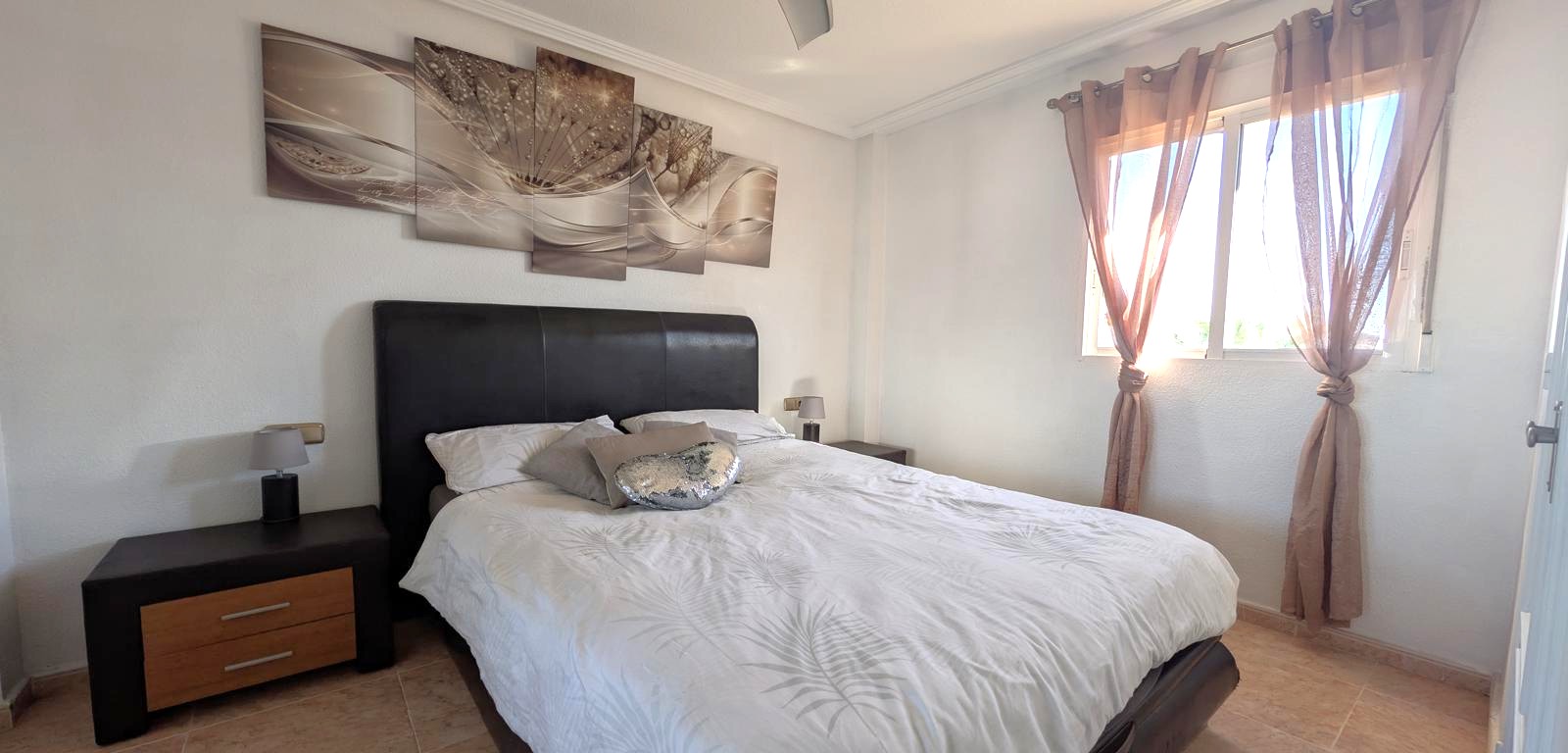 For sale - 4 Bedroom 3 Bathroom Villa in La Zenia - Costa Blanca  - Alicante