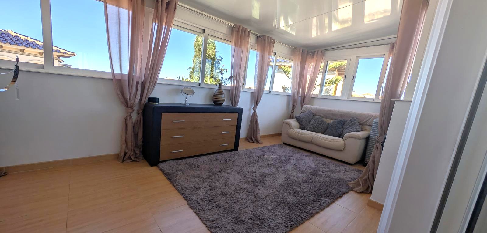 For sale - 4 Bedroom 3 Bathroom Villa in La Zenia - Costa Blanca  - Alicante